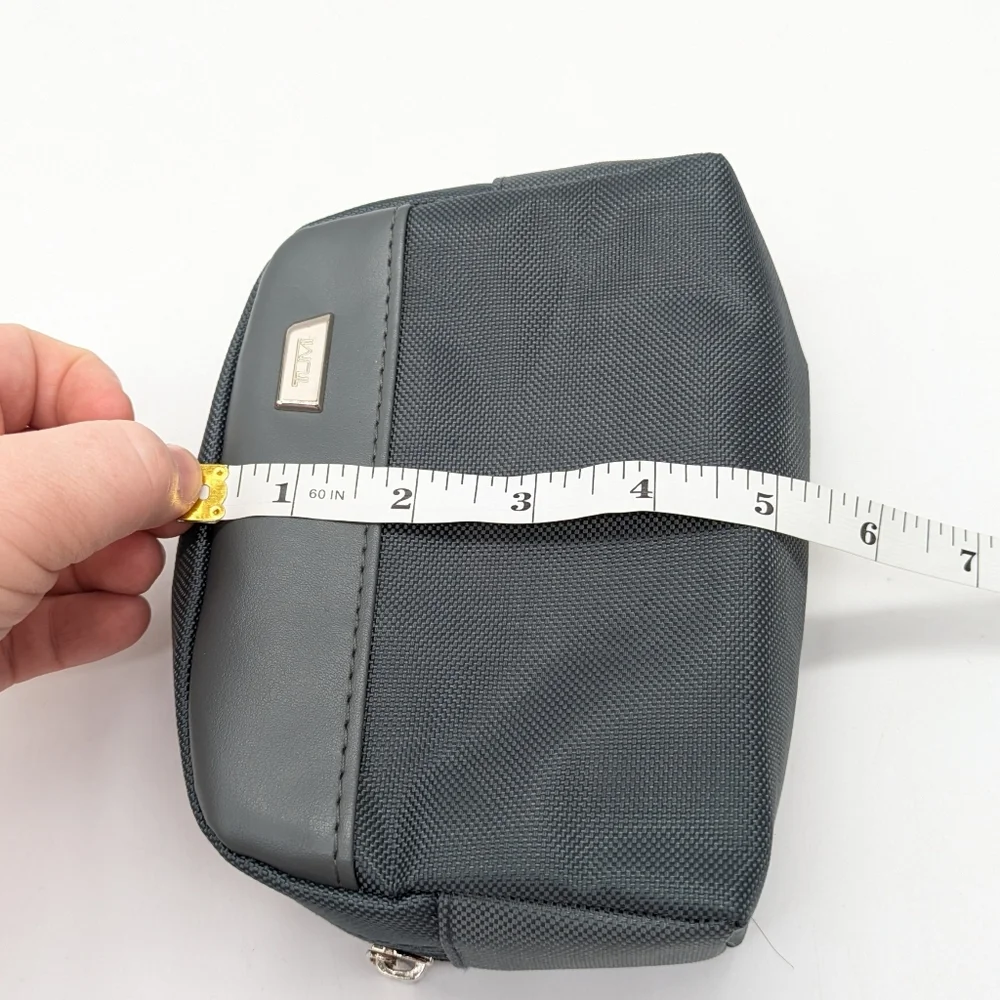 ✨3/$15 Tumi For Delta Small Grey Zip Up Toiletries Bag